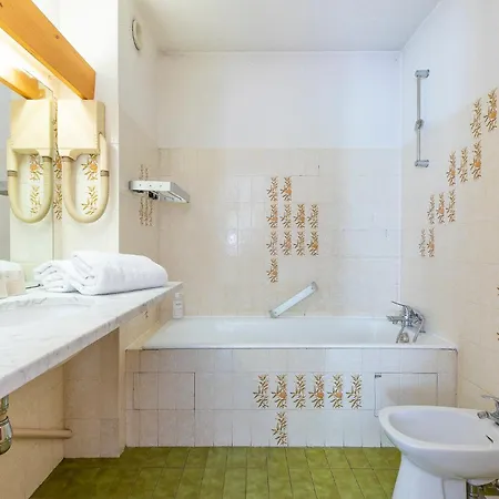 Hotel Les Bains 3*
